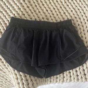 Lululemon Hotty Hot Shorts 2.5”